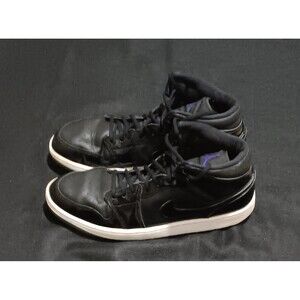 Black Nike air Jordan's